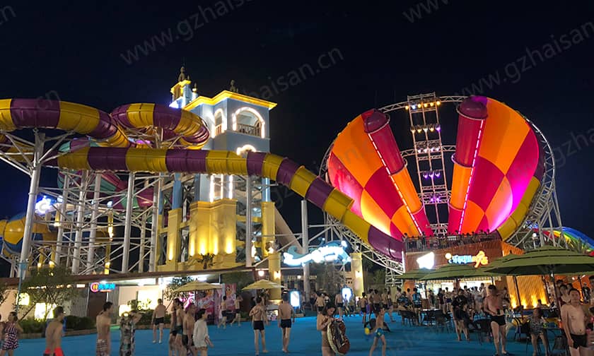 超级龙卷风水滑道提供了一种新的、刺激的水上体验