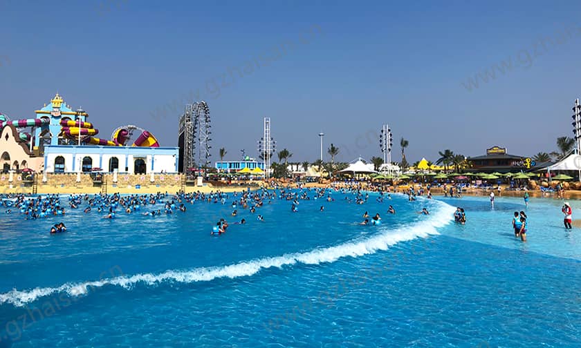 浙江宁波大目湾阿拉的海水上乐园海浪池