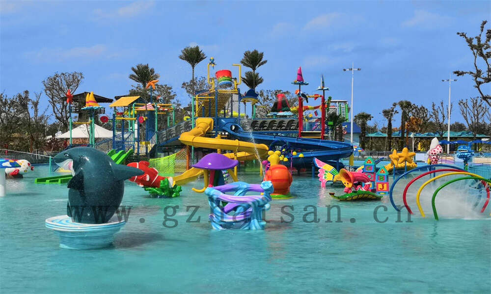 如何规划水上乐园的主题区域？