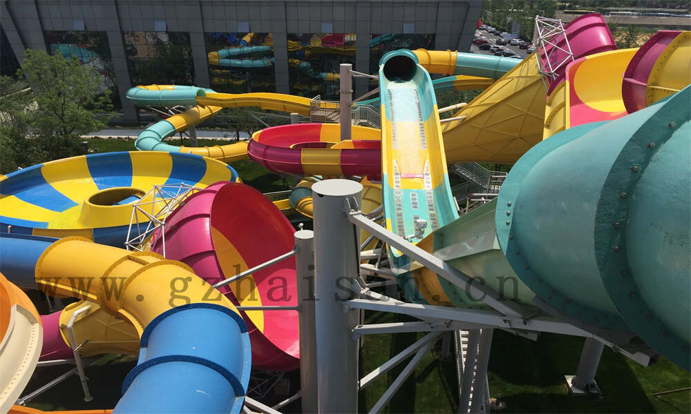 畅享激流勇进，水滑梯探险狂欢