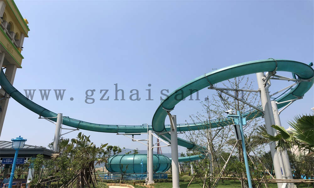 如何选择适合水上游乐场的定制设备？