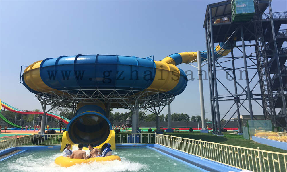 新型水上游乐设施大揭秘：种类繁多，畅享清凉夏日